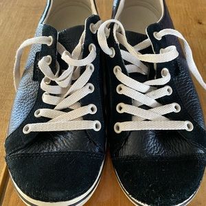 Crocs Hover lace up leather sport shoe woman’s size 9